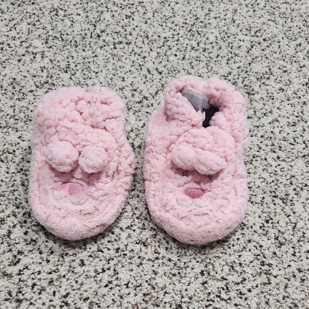 Snoozies Pink Fuzzy Toddler Girls Booties Slippers